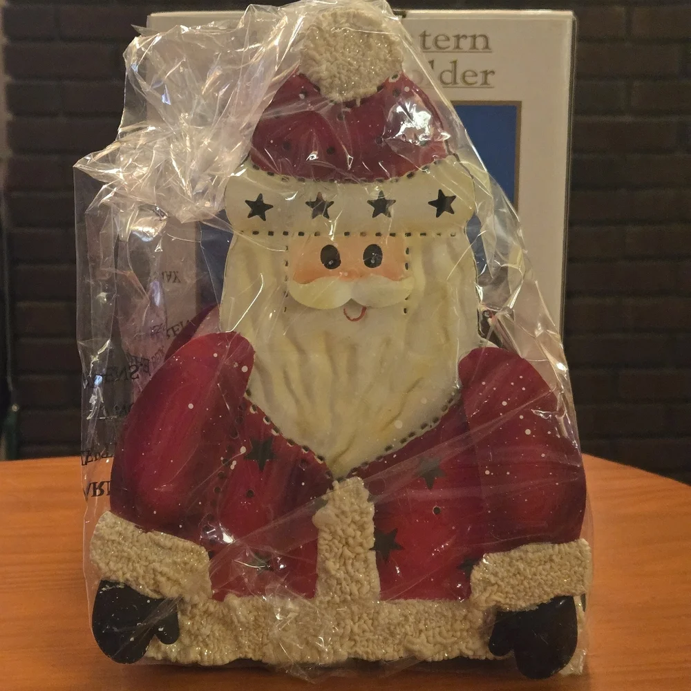 New Vintage‎ Metal Lantern Candle Holder Luminary Santa Claus Christmas 8 1/2